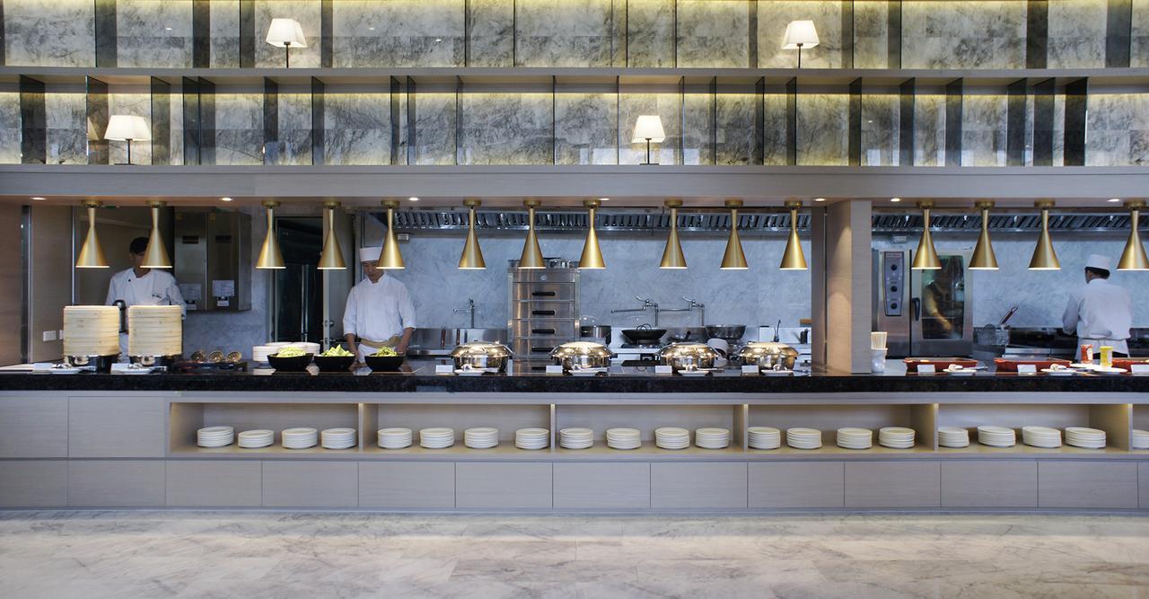 Cuncyue Hot Spring Resort Luodong Exterior foto The kitchen at the restaurant