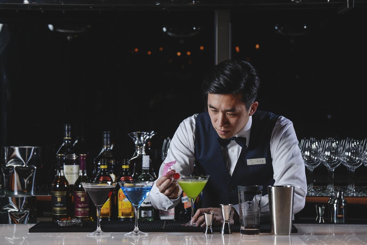 Cuncyue Hot Spring Resort Luodong Exterior foto Bartender at work