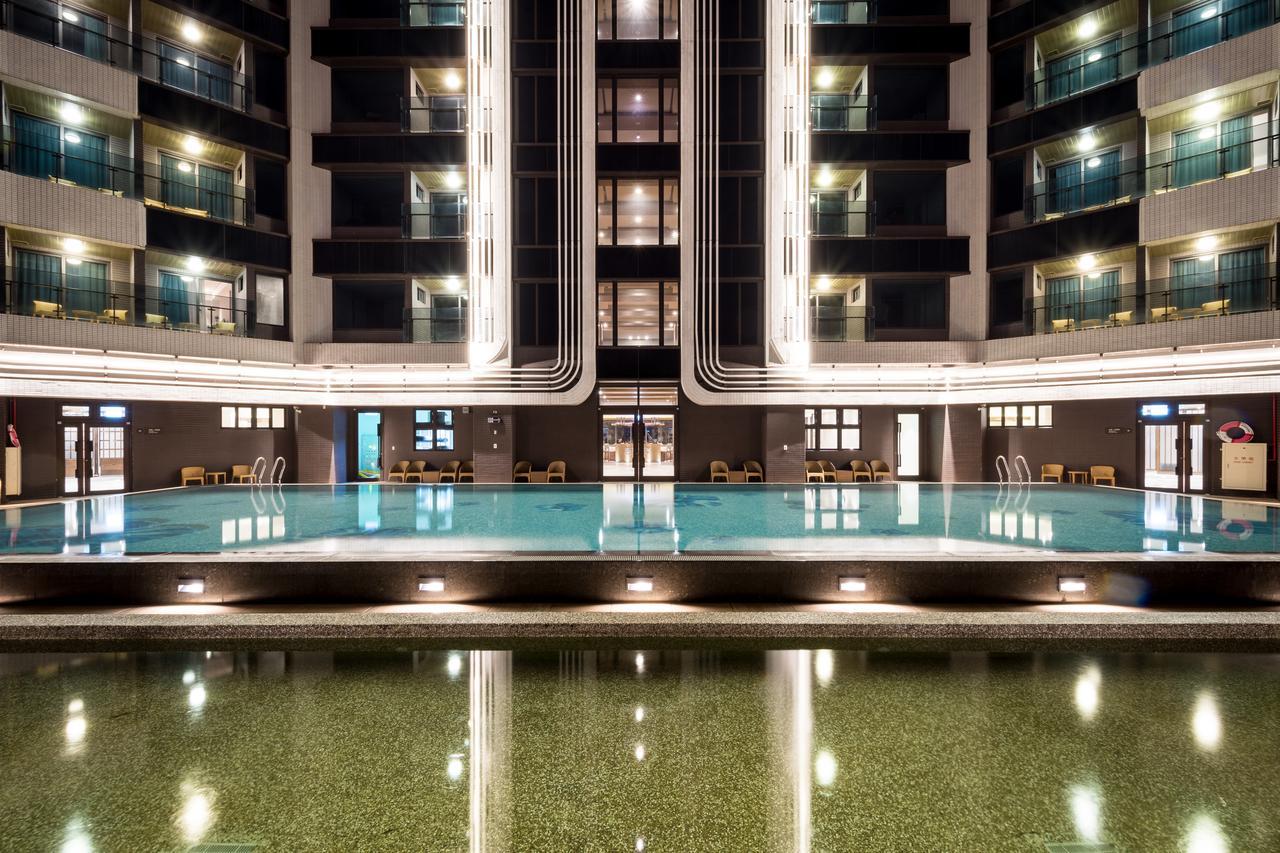 Cuncyue Hot Spring Resort Luodong Exterior foto The swimming pool at the hotel